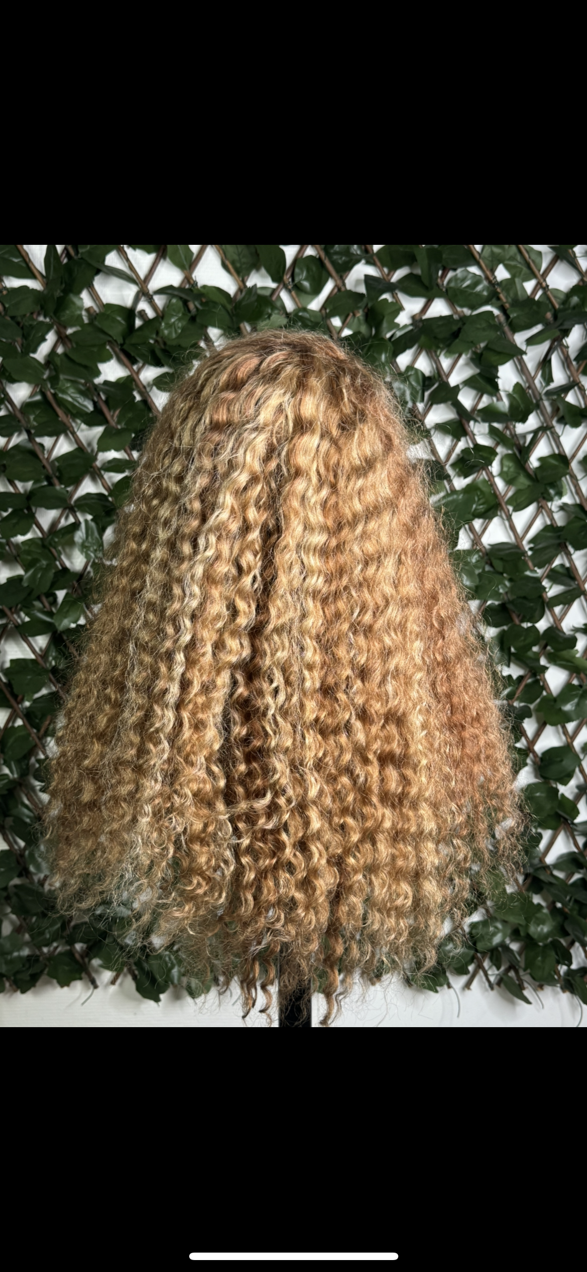 Perruque longue bouclée – Blond miel