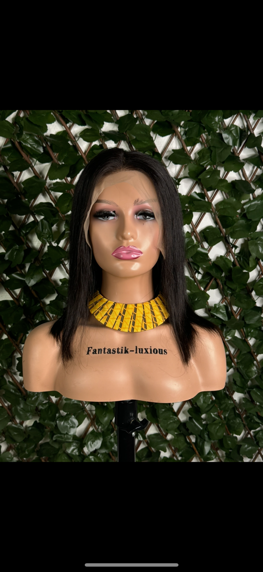 Perruque mi-longue lisse avec raie médiane