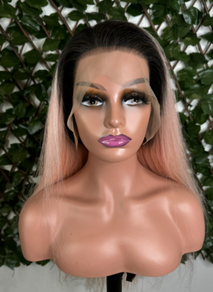 Perruque longue lisse – Racines foncées & rose poudré