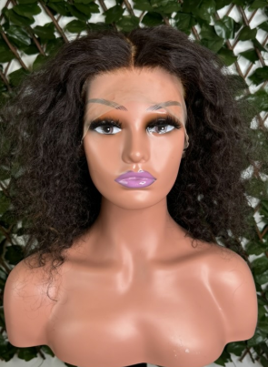 Perruque mi-longue bouclée – Noir intense