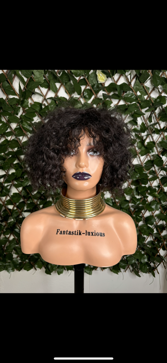 Perruque courte bouclée noire avec frange